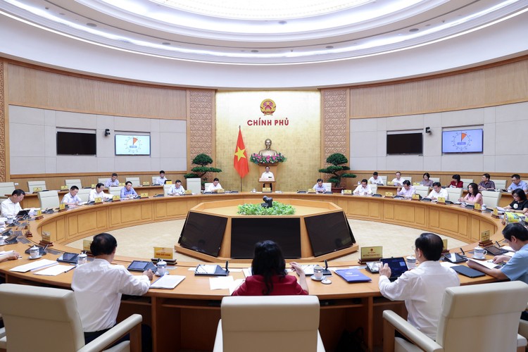 Thủ tướng Chính phủ Phạm Minh Chính chủ trì Phiên họp Chính phủ chuyên đề xây dựng pháp luật tháng 6. Ảnh: Quý Bắc
