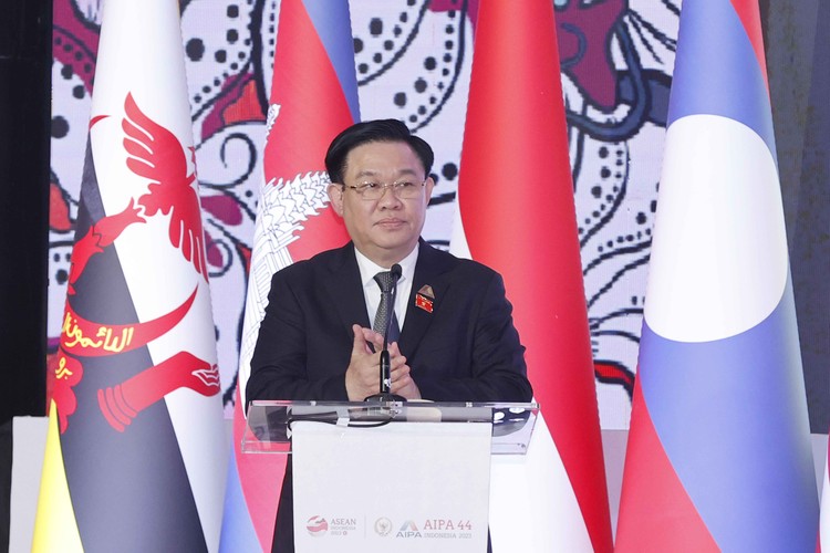 Chủ tịch Quốc hội Vương Đình Huệ phát biểu tại phiên họp toàn thể thứ nhất Đại hội đồng AIPA-44.
