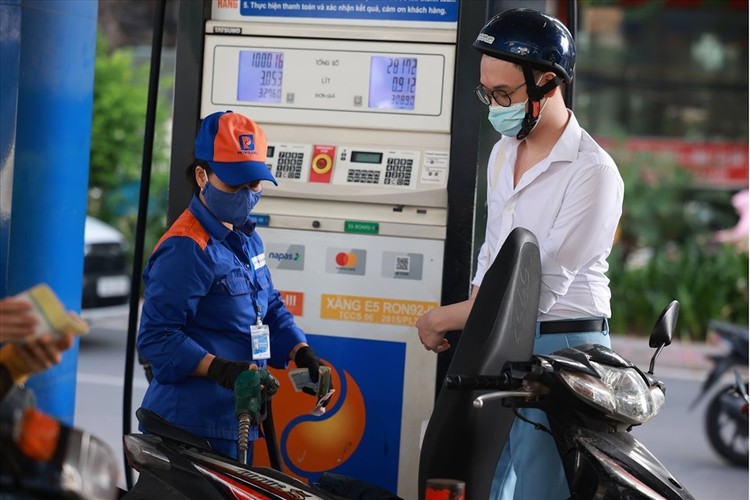 Giá xăng dầu dự báo giảm vào ngày 21/8.