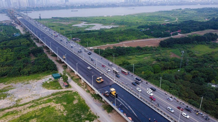 Hà Nội sắp thông xe cầu Vĩnh Tuy giai đoạn 2.