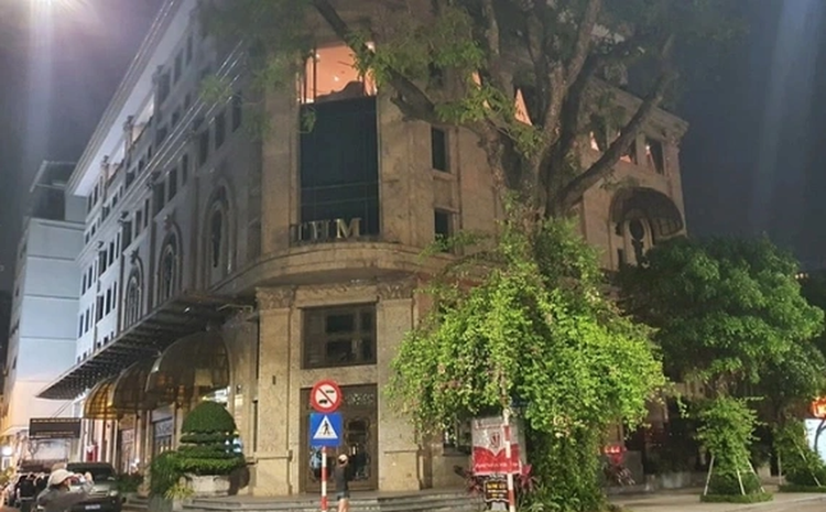 Toà nhà 24 Quang Trung được cho thuê dài hạn, làm trụ sở của Tập đoàn Tân Hoàng Minh.