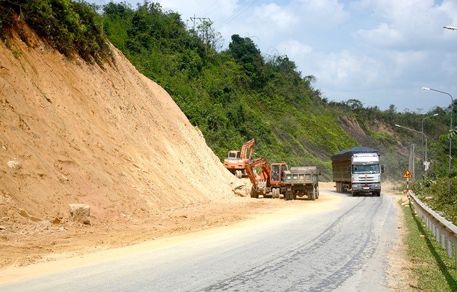 Hoàn thiện thủ tục để khởi công Dự án nâng cấp Quốc lộ 4B đoạn Km 18 - Km 80, tỉnh Lạng Sơn.