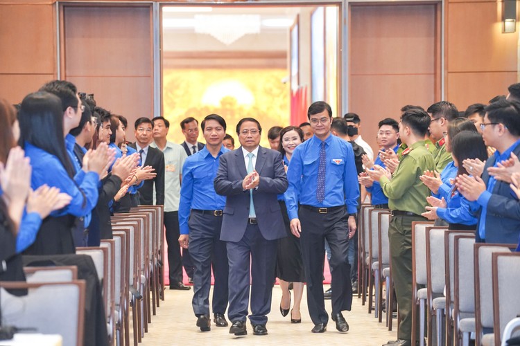 Thủ tướng Chính phủ Phạm Minh Chính gặp mặt và đối thoại với thanh niên nhân dịp kỷ niệm 93 năm Ngày thành lập Đoàn Thanh niên Cộng sản Hồ Chí Minh 