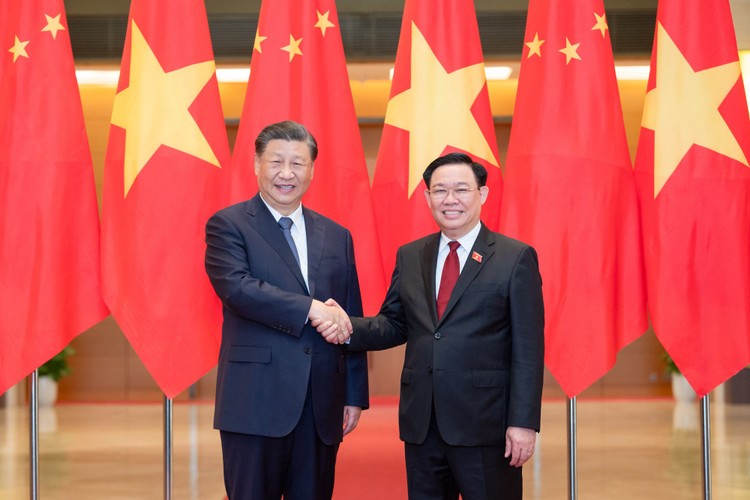 Chủ tịch Quốc hội Vương Đình Huệ hội kiến Tổng Bí thư, Chủ tịch Trung Quốc Tập Cận Bình hôm 13/12/2023. Ảnh: TTXVN