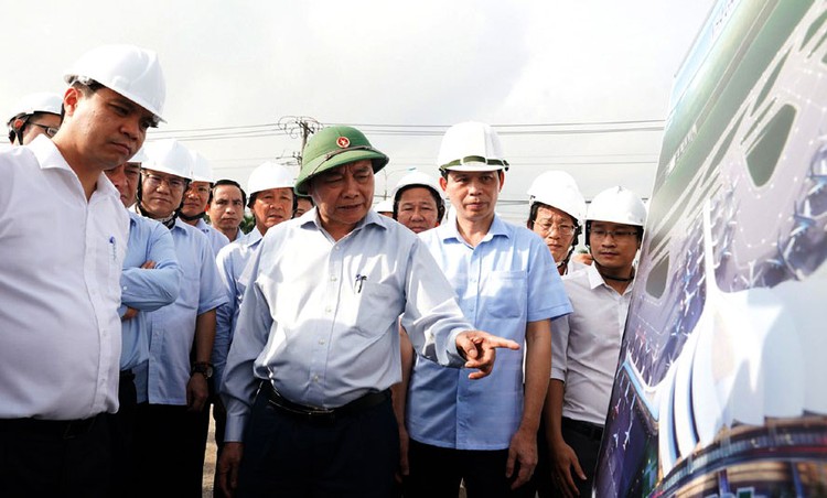 Thủ tướng Nguyễn Xuân Phúc kiểm tra tiến độ Dự án Cảng hàng
không quốc tế Long Thành. Ảnh: Vũ Dũng