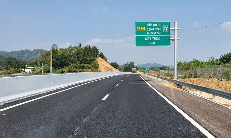 Đoạn tuyến cao tốc Chi Lăng - Hữu Nghị đã được Thủ tướng chấp
thuận bổ sung vào Dự án BOT cao tốc Bắc Giang - Lạng Sơn. Ảnh: Quốc Hùng