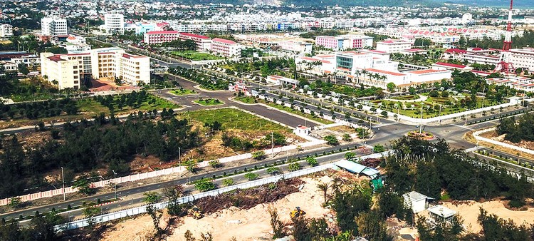 Tài sản bán đấu giá là quyền sử dụng đất ở thuộc Dự án Khu dân cư đô thị liền kề phía Bắc đường Trần Phú, TP. Tuy Hòa (đợt 1 - giai đoạn 1) với 158 lô đất có tổng diện tích 21.187,5 m2. Ảnh: Quỳnh Trân