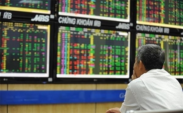 Thị trường chứng khoán Việt Nam sẽ đối mặt với áp lực chốt lời trong tháng 10. (Ảnh: TTXVN).