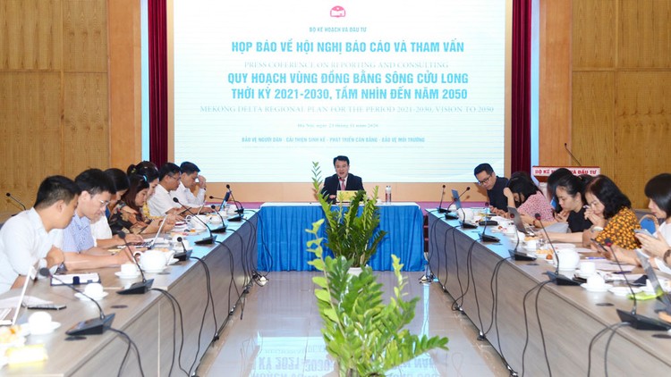 Theo Thứ trưởng Bộ KH&ĐT Trần Quốc Phương, Quy hoạch vùng ĐBSCL là quy hoạch vùng đầu tiên được lập theo cách tiếp cận tích hợp đa ngành của Luật Quy hoạch. Ảnh: Minh Trang
