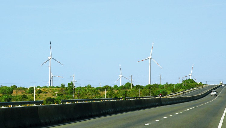 4 dự án nhà máy điện gió tại huyện Krông Búk, tỉnh Đắk Lắk có tổng quy mô công suất 200 MW. Ảnh: Lê Tiên