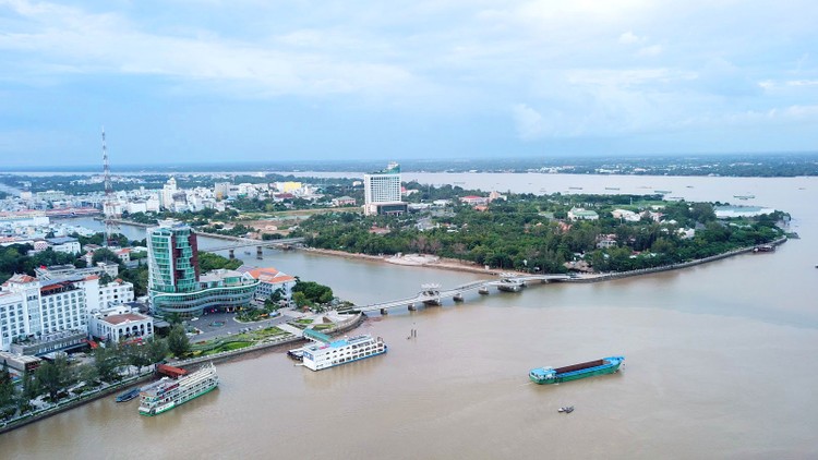 Quy hoạch vùng Đồng bằng sông Cửu Long được xây dựng theo hướng phát triển nông nghiệp chất lượng cao, kết hợp với dịch vụ, du lịch sinh thái, công nghiệp chế biến. Ảnh: Lê Tiên