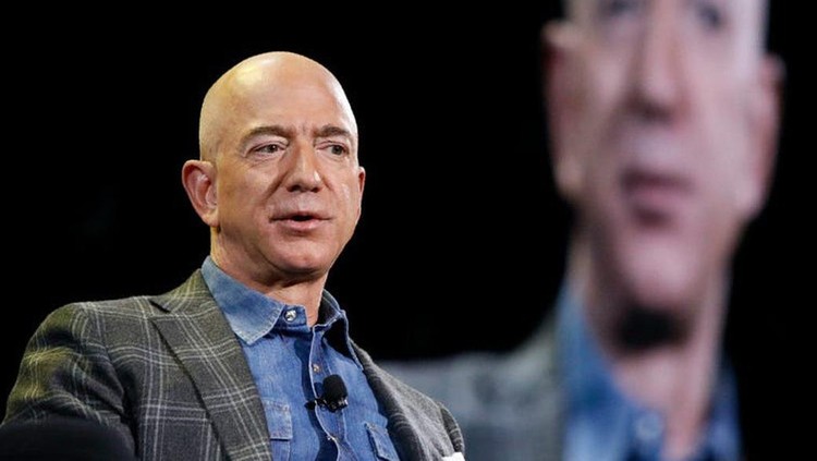 Jeff Bezos, người sáng lập Amazon - Ảnh: Reuters