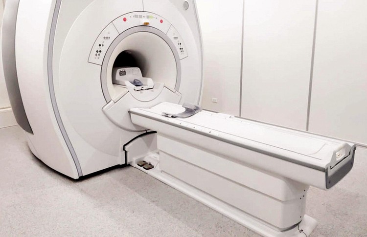 Gói thầu Cung cấp và lắp đặt Hệ thống cộng hưởng từ MRI 1.5 Tesla - có khả năng nâng cấp hỗ trợ kỹ thuật phẫu thuật thần kinh bằng sóng siêu âm hội tụ (MRgFUS) có giá 45 tỷ đồng. Ảnh: Trần Sơn