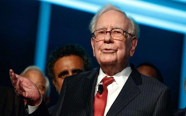 Tại sao Warren Buffett chỉ nắm giữ 1% tài sản bằng tiền mặt?