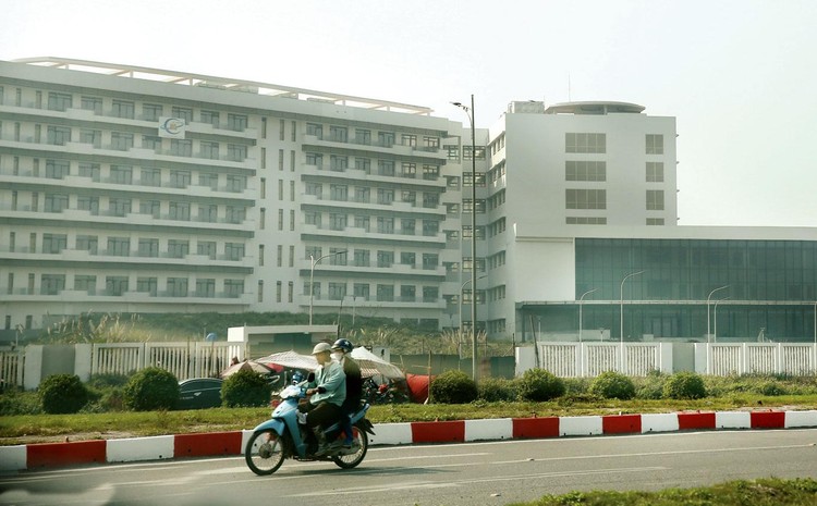 Tại các dự án Cơ sở 2 Bệnh viện Bạch Mai và Cơ sở 2 Bệnh viện Việt Đức, việc áp dụng loại hợp đồng hỗn hợp là một trong những nguyên nhân chính làm tăng dự toán. Ảnh: Tiên Giang