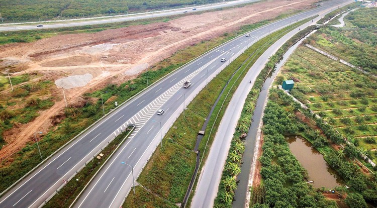 Trong 8 dự án trọng điểm ngành giao thông sắp khởi công có 5 dự án thành phần thuộc cao tốc Bắc - Nam phía Đông. Ảnh: Lê Tiên