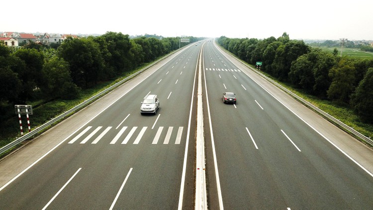 Bộ Giao thông vận tải cho biết, nước ta hiện có 1.163 km đường cao tốc, đang đầu tư 916 km cao tốc. Ảnh: Lê Tiên
