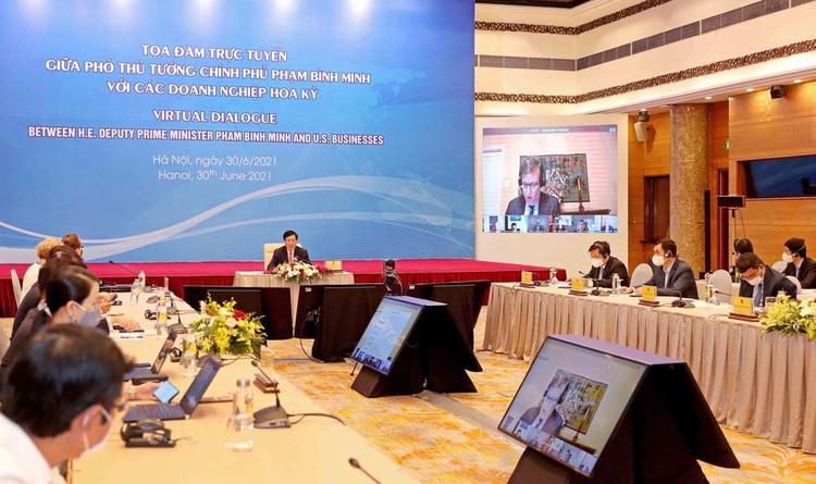 Phó Thủ tướng Chính phủ Phạm Bình Minh chủ trì Tọa đàm trực tuyến với cộng đồng doanh nghiệp Hoa Kỳ. Ảnh: Trương Gia