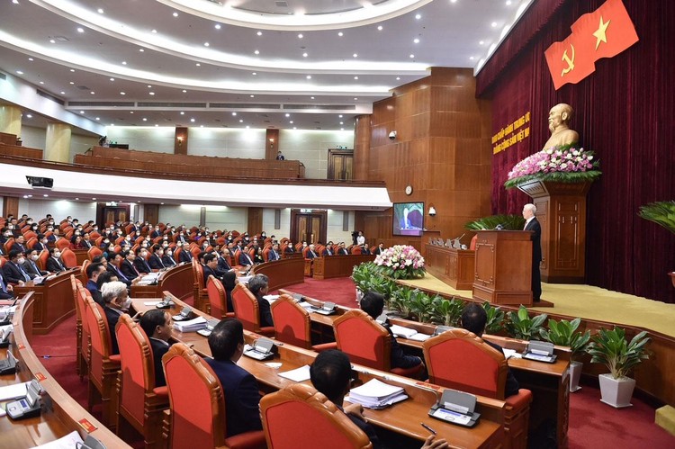 Tổng Bí thư Nguyễn Phú Trọng phát biểu bế mạc Hội nghị lần thứ ba Ban Chấp hành Trung ương Đảng khoá XIII. Ảnh: Quý Bắc