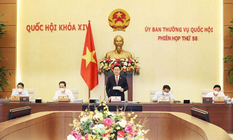 Chủ tịch Quốc hội Vương Đình Huệ phát biểu khai mạc Phiên họp thứ 58 của Ủy ban Thường vụ Quốc hội. Ảnh: Hồ Long