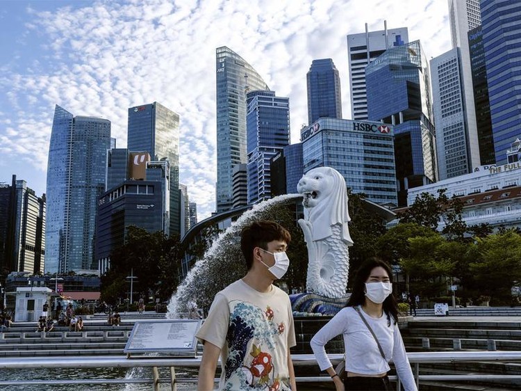 Singapore hiện là quốc gia có tỷ lệ tiêm chủng cao hàng đầu thế giới - Ảnh: AP