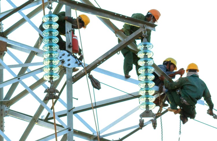 Việc đầu tư lưới điện truyền tải chưa đồng bộ với phát triển nguồn điện gây lãng phí nguồn lực. Ảnh: Thế Anh