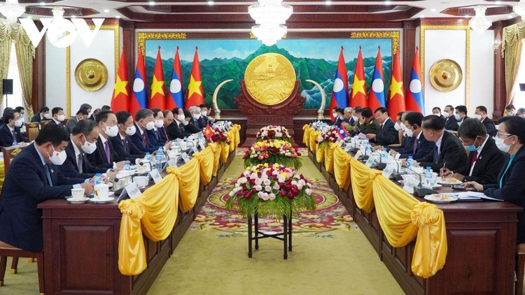 Chủ tịch nước Nguyễn Xuân Phúc hội đàm với Tổng Bí thư, Chủ tịch nước Lào Thongloun Sisoulith. Ảnh: Vũ Dũng
