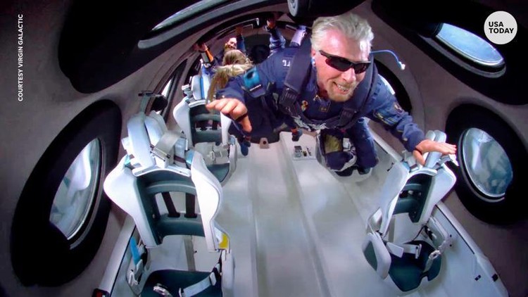 Tỷ phú Richard Branson trong chuyến bay vào rìa vũ trụ hôm 11/7 - Ảnh: NBC News