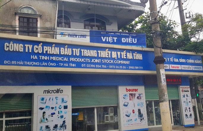 Công ty CP Trang thiết bị y tế Hà Tĩnh đã bán lô máy giặt, máy sấy cho các bệnh viện tại Hà Tĩnh với mức giá gấp 5 lần giá thị trường. Ảnh: H. Anh