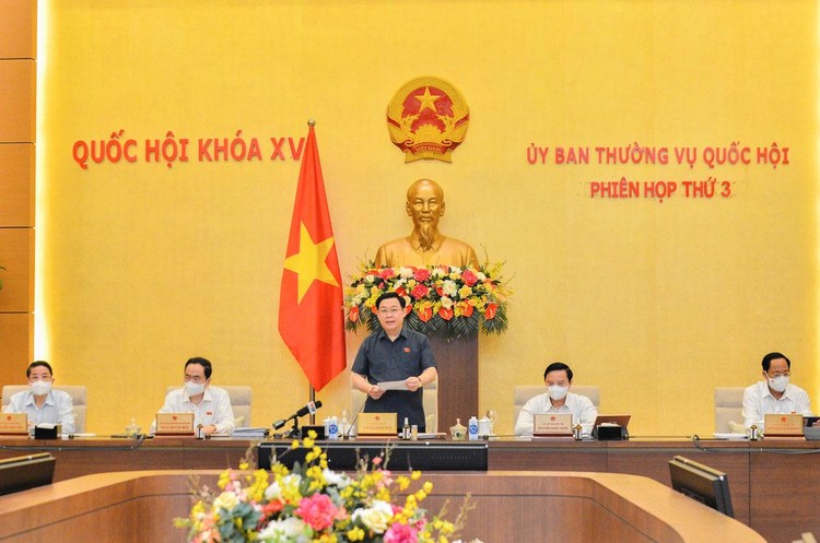 Chủ tịch Quốc hội Vương Đình Huệ phát biểu tại Phiên họp thứ 3 của Ủy ban Thường vụ Quốc hội. Ảnh: Vũ Khánh