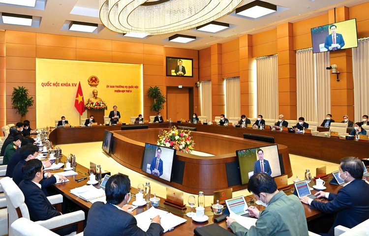 Ủy ban Thường vụ Quốc hội đã nhất trí tổ chức kỳ họp bất thường của Quốc hội vào đầu năm 2022 và sau đợt 2 của Phiên họp thứ 6 sẽ trình Bộ Chính trị về nội dung này. Ảnh: Quang Khánh