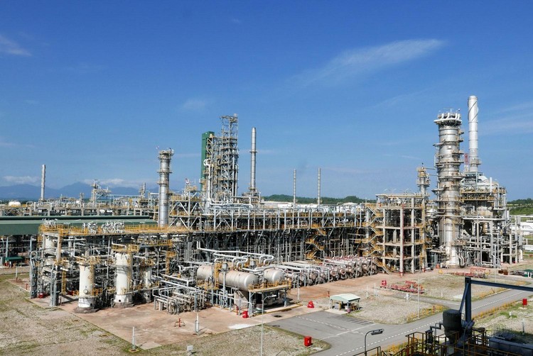 Nhà máy Lọc dầu Dung Quất vận hành an toàn, ổn định với công suất cao, cung cấp hơn 30% nhu cầu xăng dầu trong nước