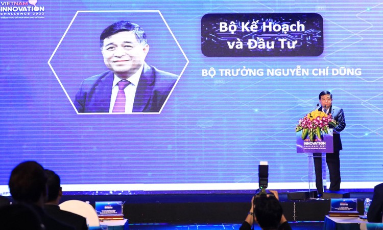 Bộ trưởng Bộ Kế hoạch và Đầu tư Nguyễn Chí Dũng phát biểu tại Lễ phát động Chương trình Thách thức đổi mới sáng tạo Việt Nam 2022. Ảnh: Thành Trang