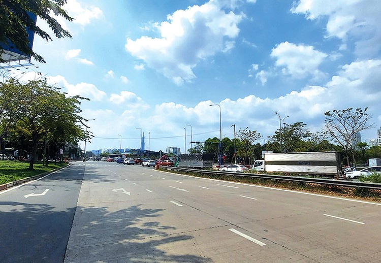 Dự án Mở rộng nút giao thông An Phú vẫn “im hơi lặng tiếng” sau gần 2 tháng khởi công. Ảnh: Ngọc Tuấn