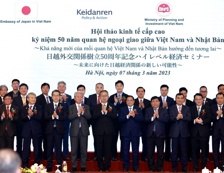 Hội thảo Kinh tế cấp cao Việt Nam - Nhật Bản là sự kiện có ý nghĩa đặc biệt quan trọng, khởi đầu cho chuỗi các hoạt động kỷ niệm 50 năm thiết lập quan hệ ngoại giao giữa Việt Nam và Nhật Bản