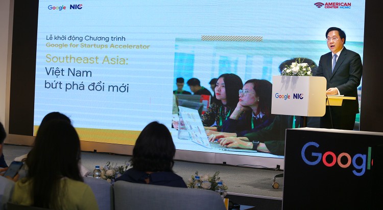 Thứ trưởng Bộ Kế hoạch và Đầu tư Trần Duy Đông phát biểu tại sự kiện giới thiệu Chương trình "Google for Startups Accelerator, Southeast Asia: Việt Nam bứt phá đổi mới". Ảnh: Lê Tiên