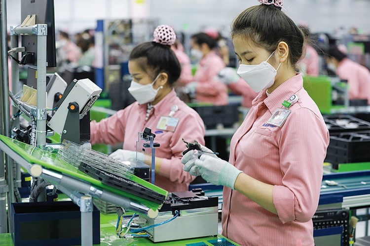 Tổ hợp Samsung đã đầu tư trên 7 tỷ USD tại Thái Nguyên, giá trị xuất khẩu khoảng 28 tỷ USD mỗi năm, tạo việc làm cho trên 70.000 lao động. Ảnh: Minh Đức