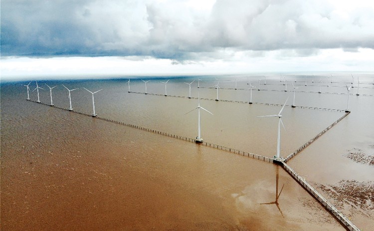 Dự án Nhà máy Điện gió số 5 - Thạnh Hải có tổng công suất 120 MW, tổng mức đầu tư khoảng 6.000 tỷ đồng, do Tân Hoàn Cầu Bến Tre làm chủ đầu tư. Ảnh: Tiên Giang