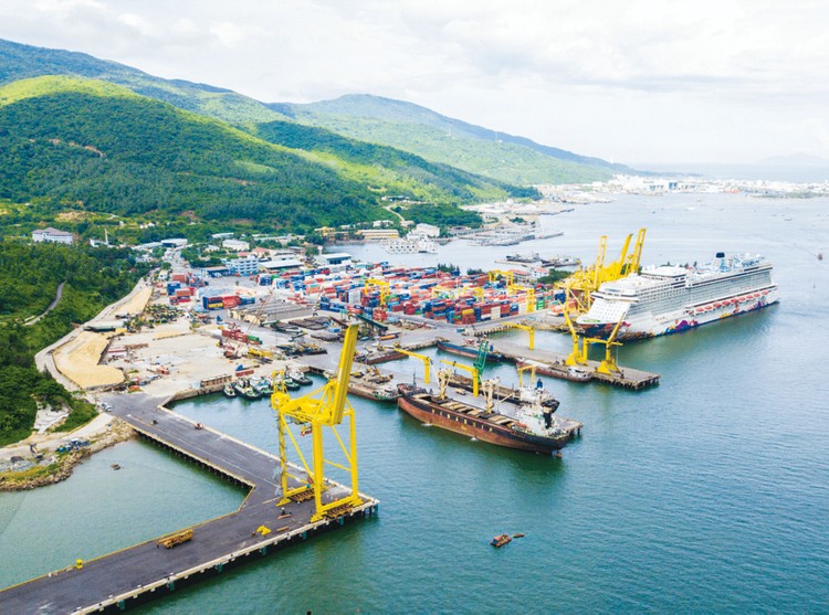 Bên cạnh khai thác cảng Tiên Sa, Công ty CP Cảng Đà Nẵng cũng là doanh nghiệp nộp hồ sơ đề nghị được đầu tư 2 bến cảng Liên Chiểu - giai đoạn khởi động