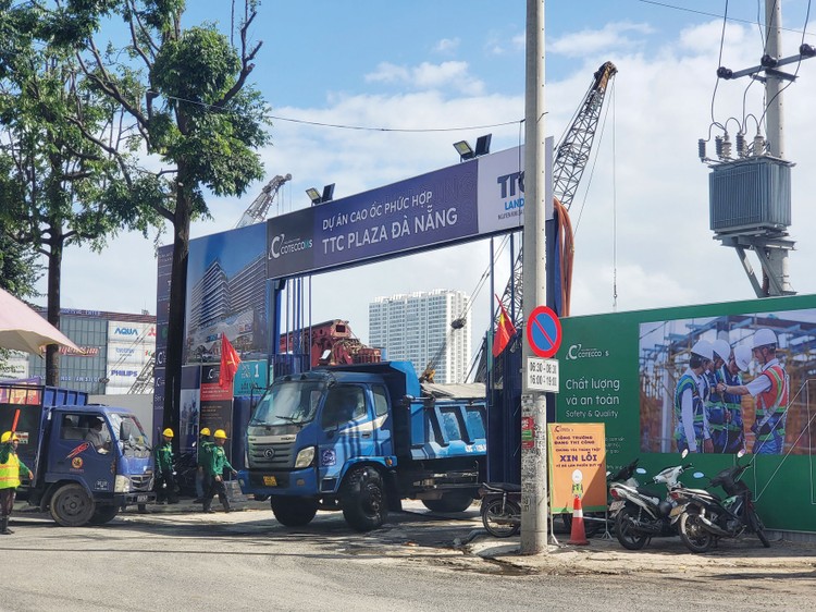 Dự án cao ốc phức hợp TTC Plaza Đà Nẵng đã bắt đầu được thi công xây dựng. Ảnh: Hà Minh