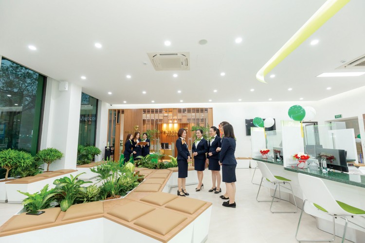 Trụ sở các chi nhánh mới của Vietcombank có thiết kế hiện đại, bố trí không gian xanh, mang đến nhiều trải nghiệm cho khách hàng
