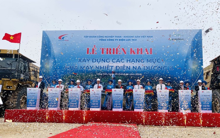 Lễ triển khai xây dựng các hạng mục Nhà máy Nhiệt điện Na Dương II ngày 5/4/2024. Ảnh: Việt Anh