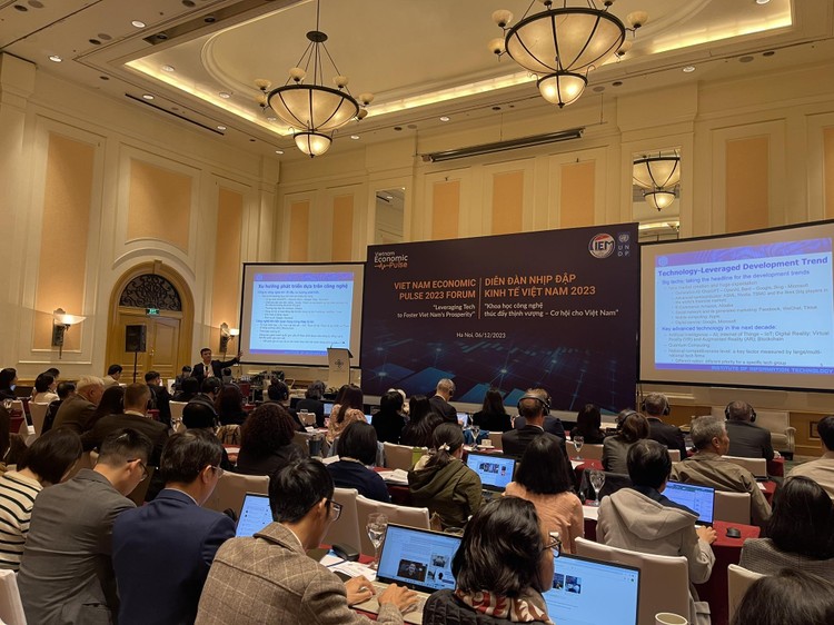 Quang cảnh Diễn đàn "Khoa học công nghệ thúc đẩy thịnh vượng - Cơ hội cho Việt Nam"
