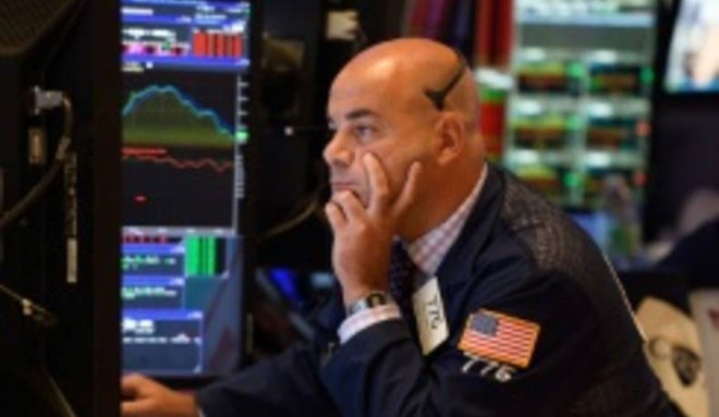 Phiên bán tháo hôm thứ Tư đẩy chỉ số S&P 500 xuống mức thấp nhất 3 tháng (Ảnh: AFP)