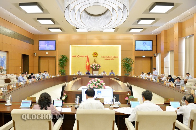 Phó Chủ tịch Quốc hội Phùng Quốc Hiển đề nghị Chính phủ rà soát toàn bộ các luật liên quan đến quản lý thuế 