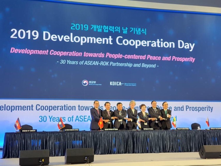 MOU về Hợp tác phát triển Hàn Quốc – ASEAN ghi một dấu mốc quan trọng trong việc thúc đẩy quan hệ hợp tác ASEAN - Hàn Quốc lên một tầm cao mới. Ảnh: H.O