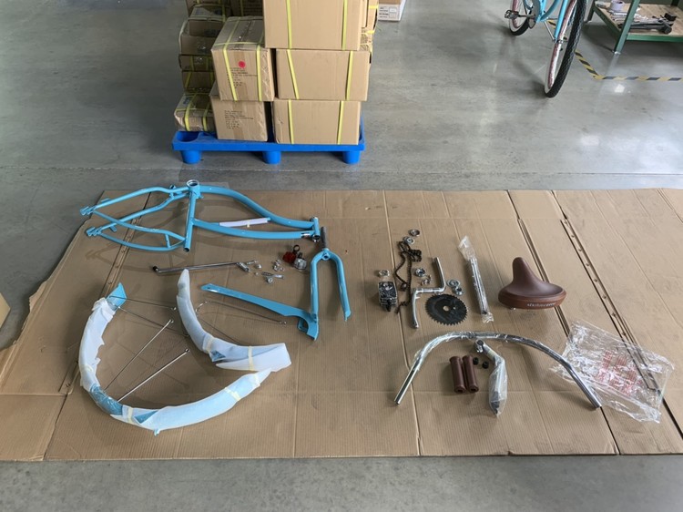 Toàn bộ linh kiện của một chiếc xe đạp nhập khẩu từ Trung Quốc, DN chỉ đưa về Việt Nam để lắp ráp và đội lốt hàng Made in Việt Nam Ảnh: Tổng cục Hải quan