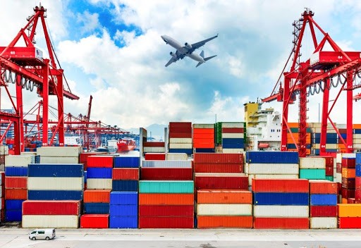 Lũy kế 10 tháng đầu năm 2020, tổng trị giá xuất nhập khẩu hàng hoá của Việt Nam đạt 439,82 tỷ USD. Ảnh: Internet 