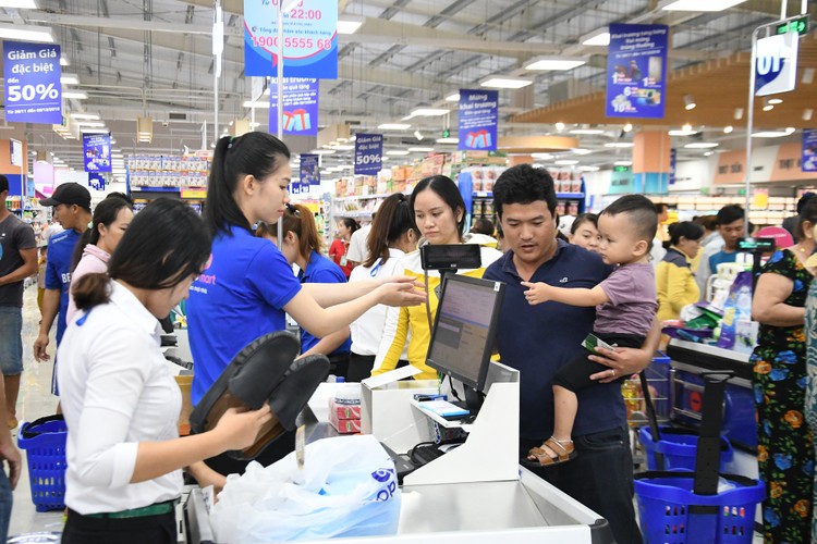Ba siêu thị Co.opmart mới này kinh doanh hơn 30.000 mặt hàng thiết yếu 