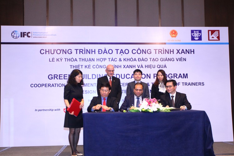 Lễ ký kết thỏa thuận hợp tác giữa IFC với Đại học Kiến trúc Hà Nội và Đại học Kiến trúc TP.HCM